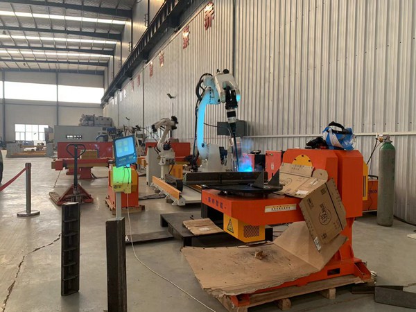 青岛赛邦生产的自动焊接设备展示 压力容器自动焊接设备有哪些?