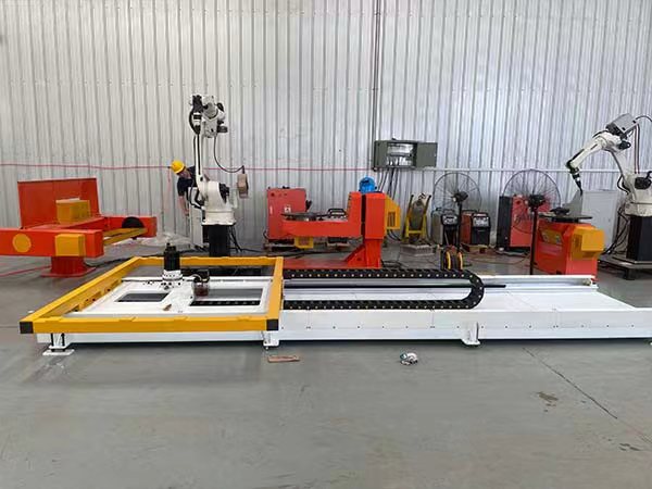 青岛赛邦生产的自动焊接生产线展示